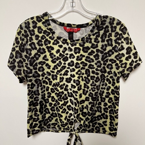 HOT KISS TOP W/ROUNDED NECK LEOPARD LOOK PRINT. SIZE L - Picture 1 of 6
